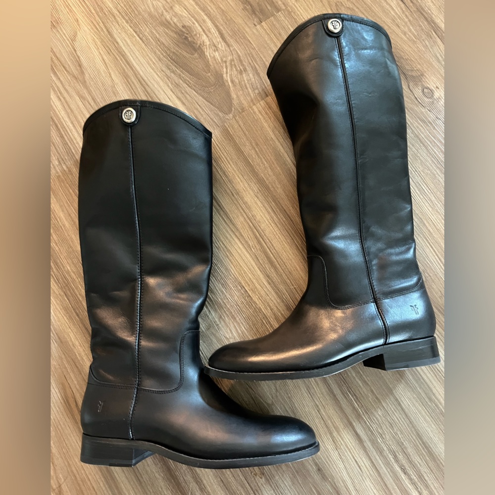 NWOT Frye Women’s Melissa Button 2 Leather Riding Boots Size 6.5